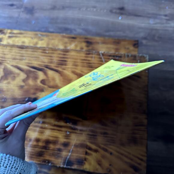 Vintage 1997 Scholastic A Box Can Be Many Things Paperback Book - Picture 8 of 8